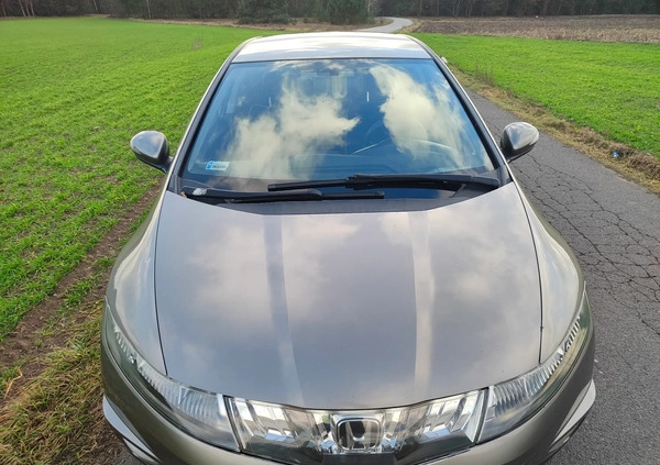 Honda Civic cena 18500 przebieg: 308000, rok produkcji 2007 z Zawichost małe 191